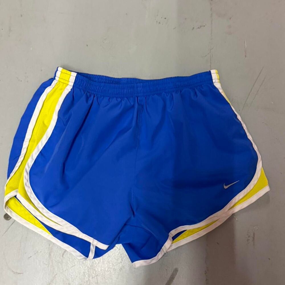 Nike Women's multi Shorts - Picture 1 of 3